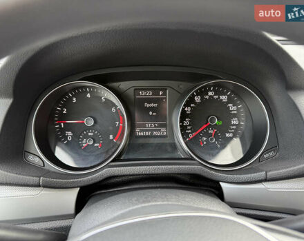 Красный Фольксваген Пассат, объемом двигателя 1.8 л и пробегом 170 тыс. км за 15800 $, фото 18 на Automoto.ua