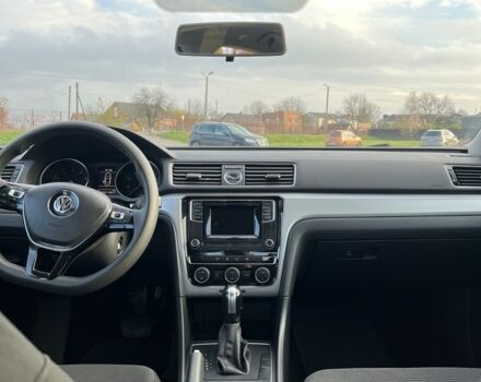 Красный Фольксваген Пассат, объемом двигателя 1.8 л и пробегом 110 тыс. км за 11700 $, фото 5 на Automoto.ua