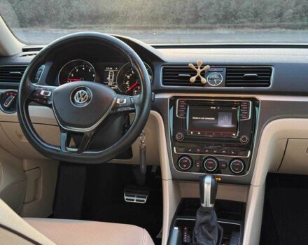 Фольксваген Пассат 2016 в Киеве на Automoto.ua Красный Фольксваген Пассат, объемом двигателя 1.8 л и пробегом 110 тыс. км за 12000 $, фото 13 на Automoto.ua