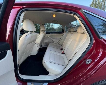 Фольксваген Пассат 2016 в Киеве на Automoto.ua Красный Фольксваген Пассат, объемом двигателя 1.8 л и пробегом 110 тыс. км за 12000 $, фото 9 на Automoto.ua