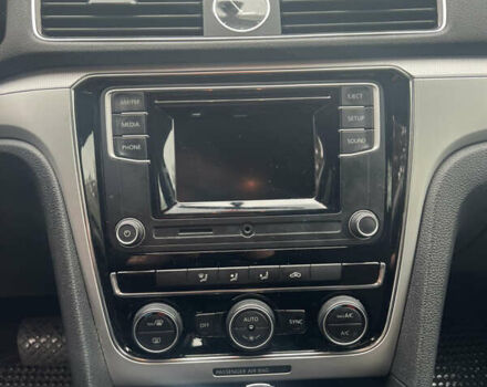 Червоний Фольксваген Пассат, об'ємом двигуна 1.8 л та пробігом 110 тис. км за 11700 $, фото 4 на Automoto.ua