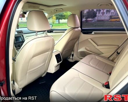 Красный Фольксваген Пассат, объемом двигателя 1.8 л и пробегом 121 тыс. км за 14000 $, фото 7 на Automoto.ua