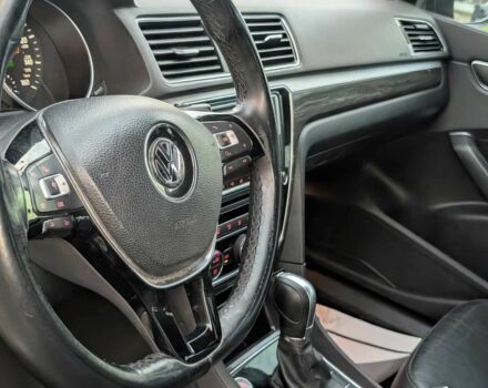 Червоний Фольксваген Пассат, об'ємом двигуна 3.6 л та пробігом 78 тис. км за 7000 $, фото 9 на Automoto.ua