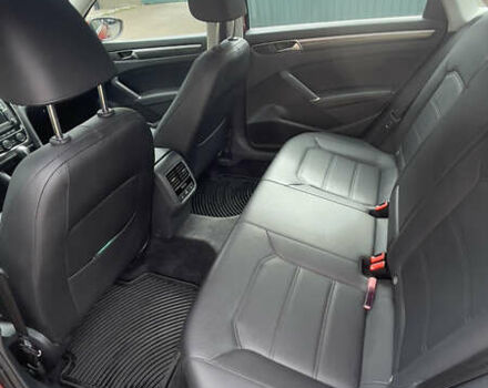 Красный Фольксваген Пассат, объемом двигателя 1.8 л и пробегом 95 тыс. км за 15000 $, фото 4 на Automoto.ua