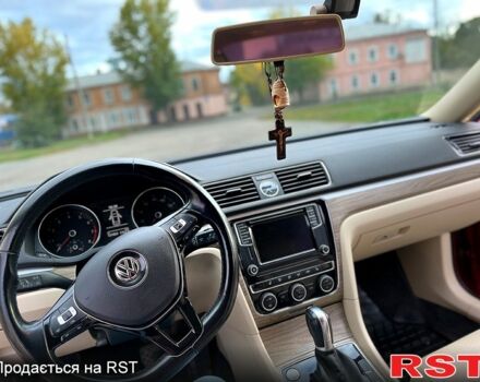 Красный Фольксваген Пассат, объемом двигателя 1.8 л и пробегом 121 тыс. км за 14000 $, фото 5 на Automoto.ua