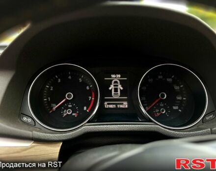 Красный Фольксваген Пассат, объемом двигателя 1.8 л и пробегом 121 тыс. км за 14000 $, фото 6 на Automoto.ua