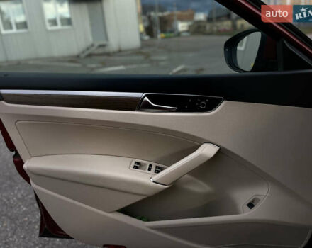 Красный Фольксваген Пассат, объемом двигателя 1.8 л и пробегом 121 тыс. км за 14000 $, фото 11 на Automoto.ua