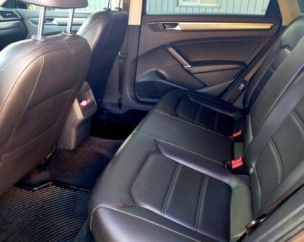 Красный Фольксваген Пассат, объемом двигателя 1.8 л и пробегом 120 тыс. км за 11000 $, фото 4 на Automoto.ua