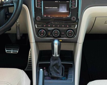 Фольксваген Пассат 2016 в Киеве на Automoto.ua Красный Фольксваген Пассат, объемом двигателя 1.8 л и пробегом 110 тыс. км за 12000 $, фото 14 на Automoto.ua