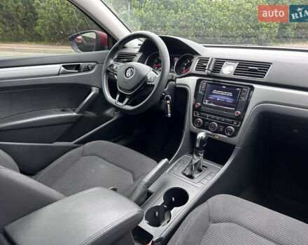 Красный Фольксваген Пассат, объемом двигателя 1.8 л и пробегом 177 тыс. км за 9500 $, фото 31 на Automoto.ua