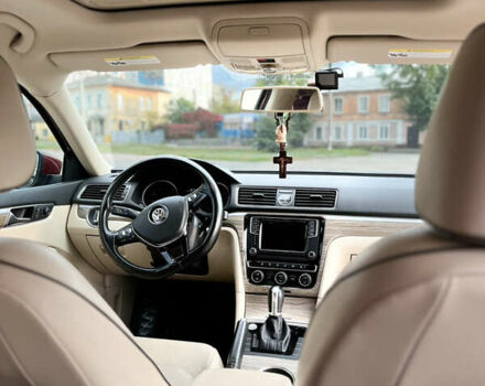 Красный Фольксваген Пассат, объемом двигателя 1.8 л и пробегом 121 тыс. км за 14000 $, фото 5 на Automoto.ua