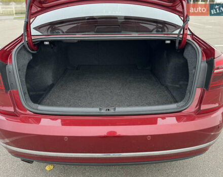 Красный Фольксваген Пассат, объемом двигателя 1.8 л и пробегом 132 тыс. км за 13600 $, фото 19 на Automoto.ua