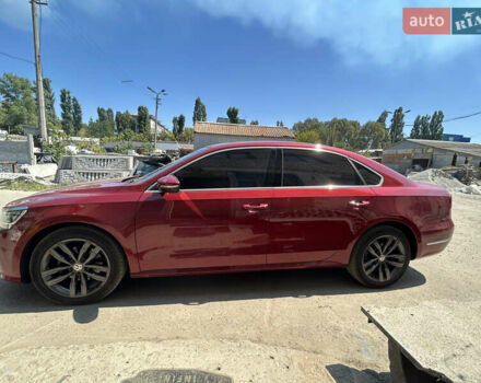 Красный Фольксваген Пассат, объемом двигателя 2 л и пробегом 39 тыс. км за 17500 $, фото 3 на Automoto.ua