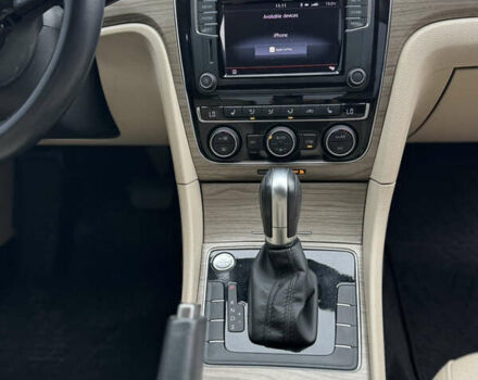 Красный Фольксваген Пассат, объемом двигателя 1.8 л и пробегом 132 тыс. км за 13600 $, фото 28 на Automoto.ua