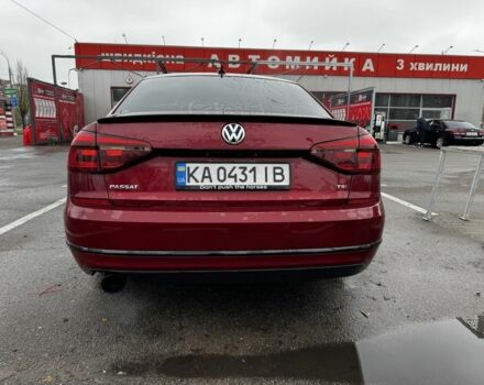 Красный Фольксваген Пассат, объемом двигателя 1.8 л и пробегом 190 тыс. км за 12000 $, фото 4 на Automoto.ua