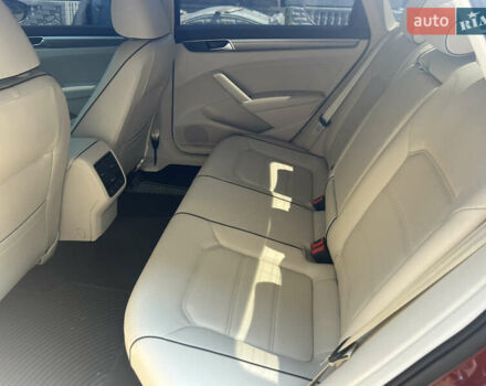 Красный Фольксваген Пассат, объемом двигателя 2 л и пробегом 39 тыс. км за 17500 $, фото 16 на Automoto.ua