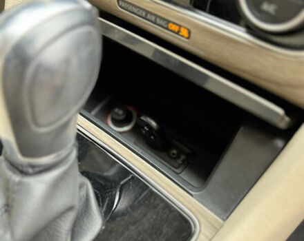 Красный Фольксваген Пассат, объемом двигателя 1.8 л и пробегом 132 тыс. км за 13600 $, фото 31 на Automoto.ua