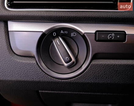 Красный Фольксваген Пассат, объемом двигателя 1.8 л и пробегом 190 тыс. км за 14900 $, фото 26 на Automoto.ua