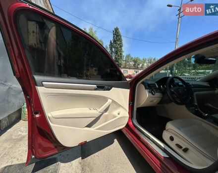 Красный Фольксваген Пассат, объемом двигателя 2 л и пробегом 39 тыс. км за 17500 $, фото 8 на Automoto.ua