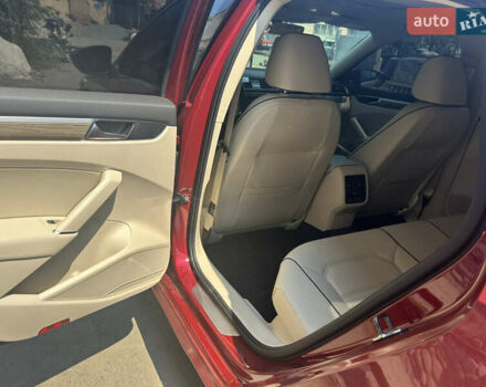 Красный Фольксваген Пассат, объемом двигателя 2 л и пробегом 39 тыс. км за 17500 $, фото 14 на Automoto.ua