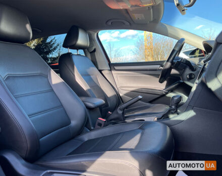 Червоний Фольксваген Пассат, об'ємом двигуна 2 л та пробігом 114 тис. км за 12999 $, фото 9 на Automoto.ua