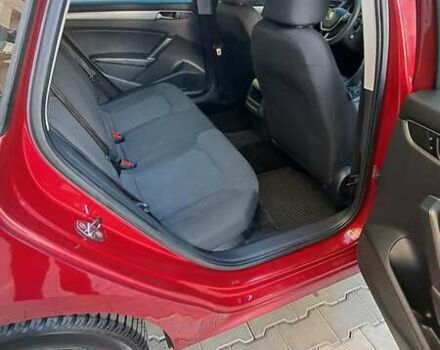Красный Фольксваген Пассат, объемом двигателя 1.8 л и пробегом 232 тыс. км за 10000 $, фото 4 на Automoto.ua