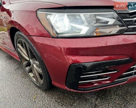 Красный Фольксваген Пассат, объемом двигателя 1.8 л и пробегом 190 тыс. км за 12000 $, фото 5 на Automoto.ua