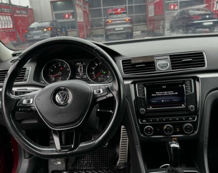 Красный Фольксваген Пассат, объемом двигателя 1.8 л и пробегом 190 тыс. км за 12000 $, фото 8 на Automoto.ua