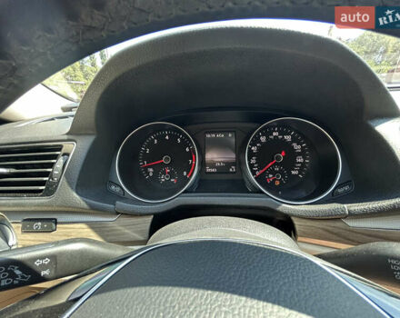 Красный Фольксваген Пассат, объемом двигателя 2 л и пробегом 39 тыс. км за 17500 $, фото 6 на Automoto.ua