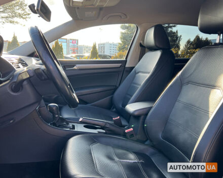 Червоний Фольксваген Пассат, об'ємом двигуна 2 л та пробігом 114 тис. км за 12999 $, фото 15 на Automoto.ua