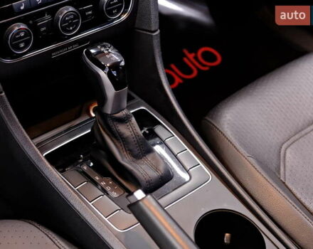 Красный Фольксваген Пассат, объемом двигателя 1.8 л и пробегом 190 тыс. км за 14900 $, фото 18 на Automoto.ua