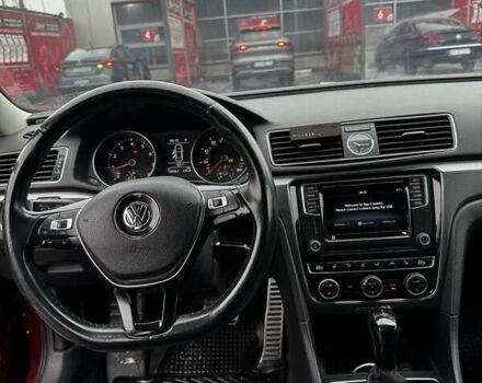 Красный Фольксваген Пассат, объемом двигателя 1.8 л и пробегом 190 тыс. км за 12000 $, фото 7 на Automoto.ua