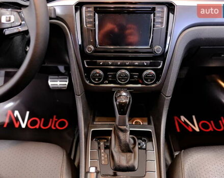 Красный Фольксваген Пассат, объемом двигателя 1.8 л и пробегом 190 тыс. км за 14900 $, фото 19 на Automoto.ua