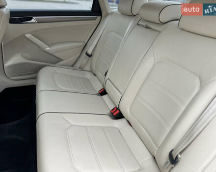 Красный Фольксваген Пассат, объемом двигателя 1.8 л и пробегом 132 тыс. км за 13600 $, фото 17 на Automoto.ua