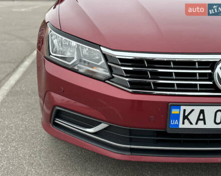 Красный Фольксваген Пассат, объемом двигателя 1.8 л и пробегом 132 тыс. км за 13600 $, фото 4 на Automoto.ua
