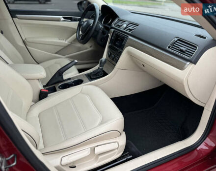 Красный Фольксваген Пассат, объемом двигателя 1.8 л и пробегом 132 тыс. км за 13600 $, фото 26 на Automoto.ua