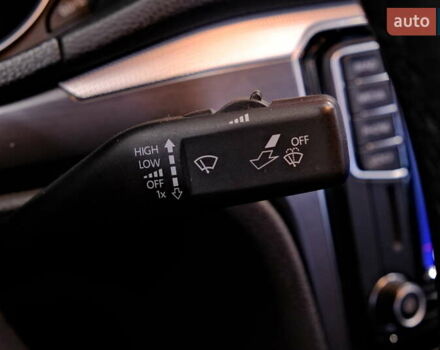 Красный Фольксваген Пассат, объемом двигателя 1.8 л и пробегом 190 тыс. км за 14900 $, фото 24 на Automoto.ua