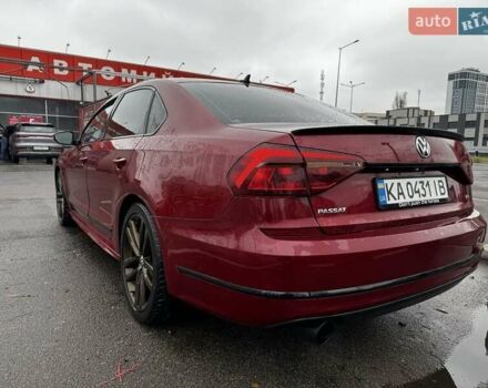 Красный Фольксваген Пассат, объемом двигателя 1.8 л и пробегом 190 тыс. км за 12000 $, фото 2 на Automoto.ua