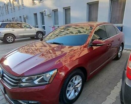 Красный Фольксваген Пассат, объемом двигателя 1.8 л и пробегом 232 тыс. км за 10000 $, фото 1 на Automoto.ua