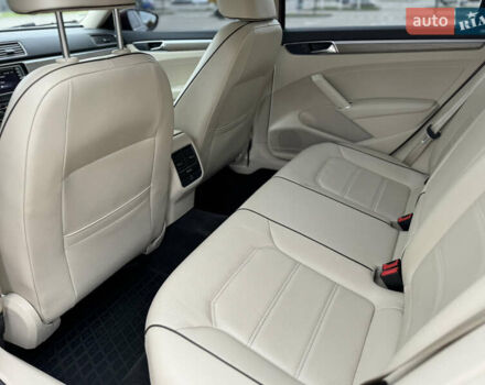 Красный Фольксваген Пассат, объемом двигателя 1.8 л и пробегом 132 тыс. км за 13600 $, фото 16 на Automoto.ua