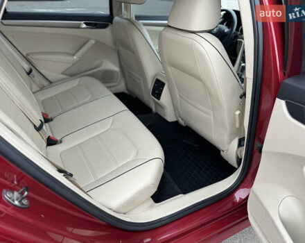 Красный Фольксваген Пассат, объемом двигателя 1.8 л и пробегом 132 тыс. км за 13600 $, фото 27 на Automoto.ua