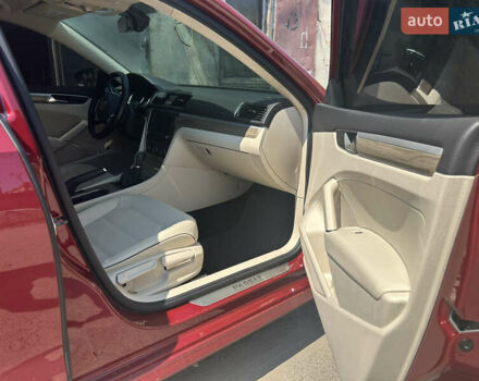 Красный Фольксваген Пассат, объемом двигателя 2 л и пробегом 39 тыс. км за 17500 $, фото 19 на Automoto.ua