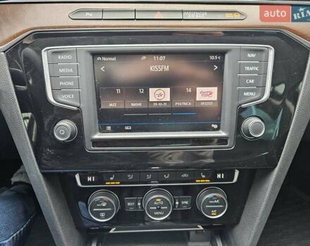 Красный Фольксваген Пассат, объемом двигателя 1.8 л и пробегом 168 тыс. км за 17890 $, фото 39 на Automoto.ua