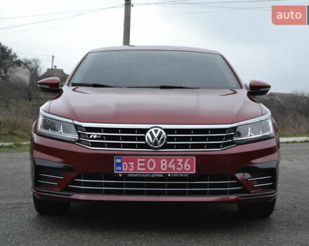 Красный Фольксваген Пассат, объемом двигателя 2 л и пробегом 144 тыс. км за 12999 $, фото 1 на Automoto.ua