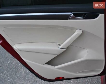 Красный Фольксваген Пассат, объемом двигателя 2 л и пробегом 144 тыс. км за 12999 $, фото 45 на Automoto.ua