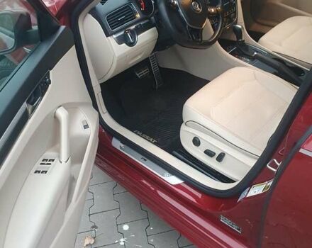 Червоний Фольксваген Пассат, об'ємом двигуна 2 л та пробігом 140 тис. км за 12950 $, фото 14 на Automoto.ua