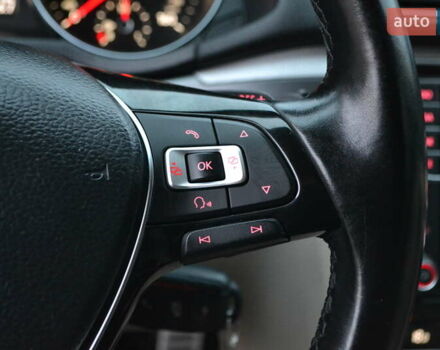 Красный Фольксваген Пассат, объемом двигателя 2 л и пробегом 144 тыс. км за 12999 $, фото 59 на Automoto.ua