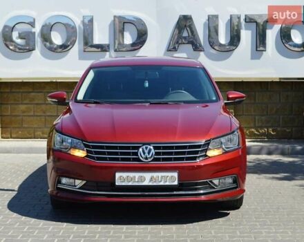 Красный Фольксваген Пассат, объемом двигателя 2 л и пробегом 170 тыс. км за 12900 $, фото 4 на Automoto.ua