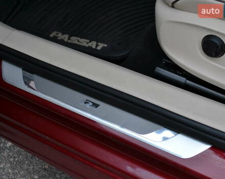 Красный Фольксваген Пассат, объемом двигателя 2 л и пробегом 144 тыс. км за 12999 $, фото 62 на Automoto.ua