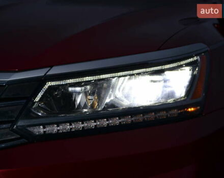 Красный Фольксваген Пассат, объемом двигателя 2 л и пробегом 144 тыс. км за 12999 $, фото 22 на Automoto.ua